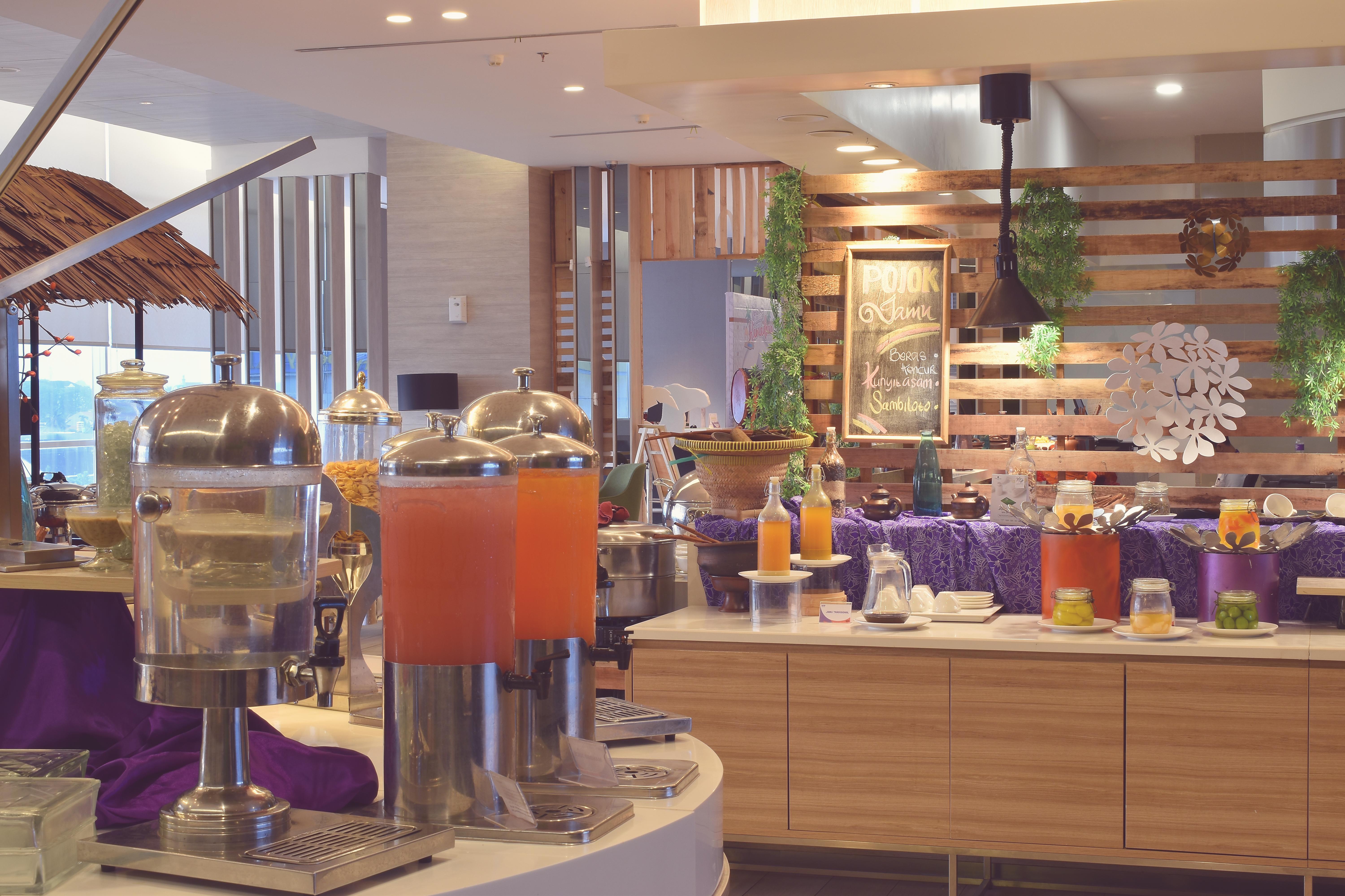 Fox Hotel Пеканбару Екстериор снимка