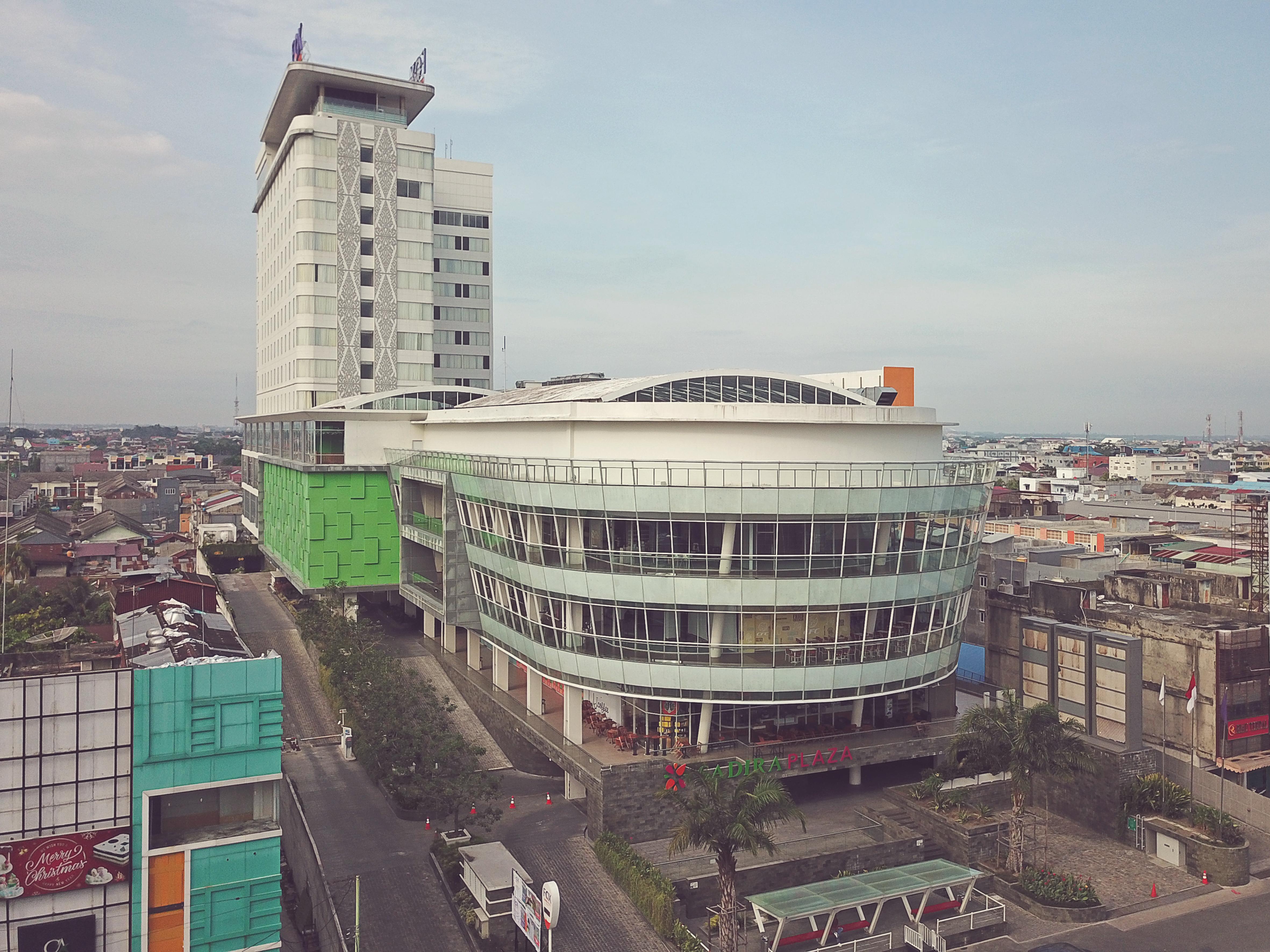 Fox Hotel Пеканбару Екстериор снимка