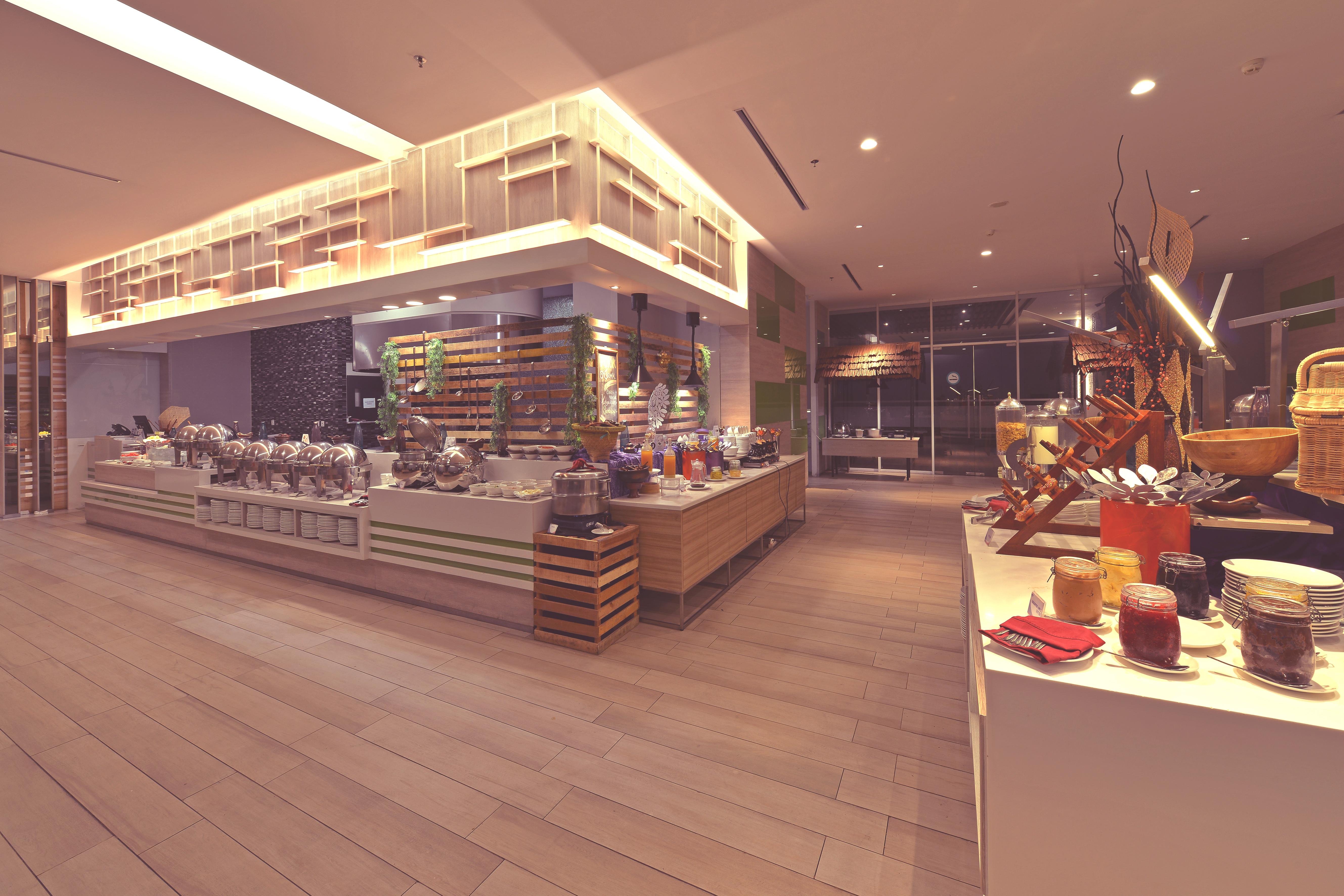 Fox Hotel Пеканбару Екстериор снимка