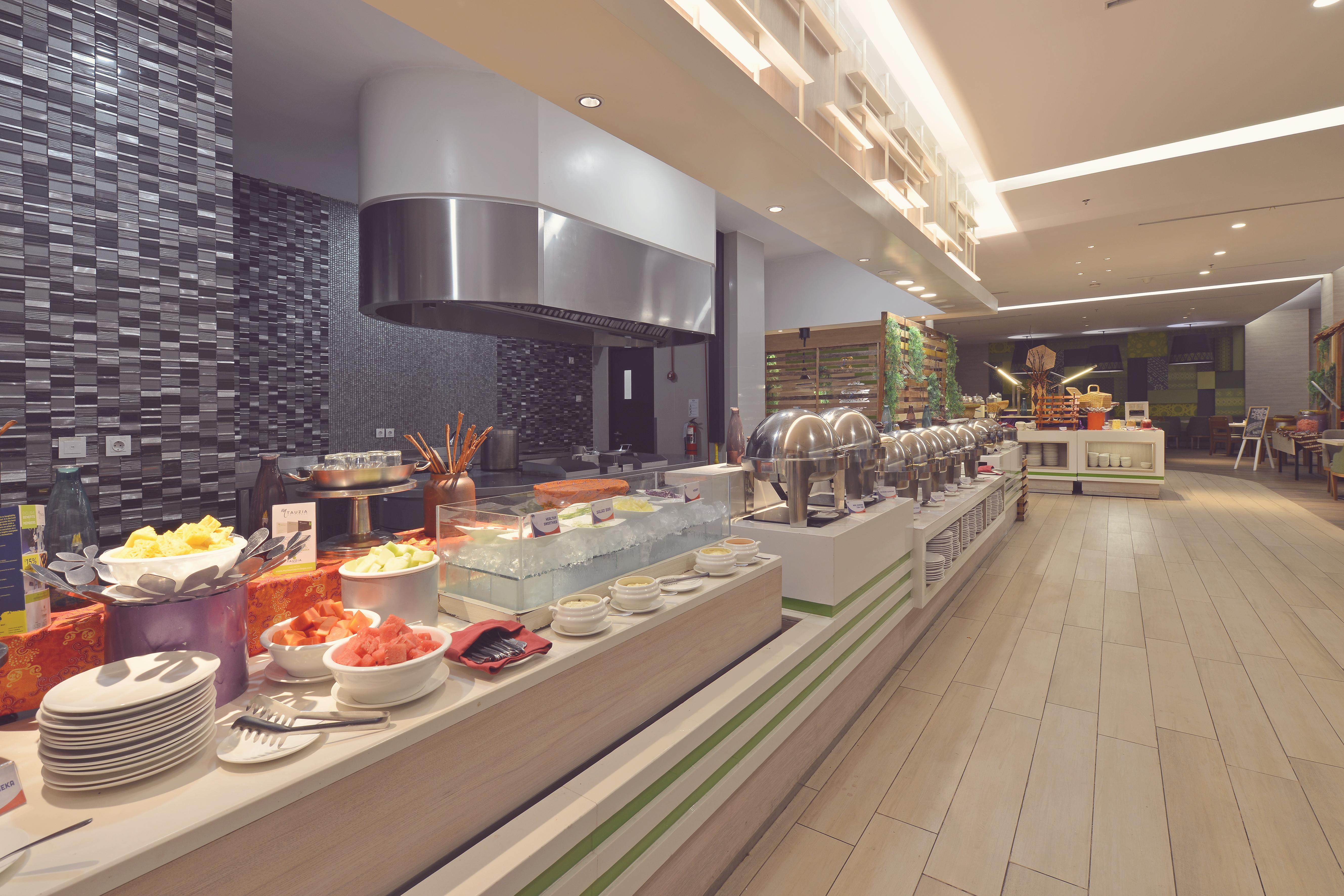 Fox Hotel Пеканбару Екстериор снимка