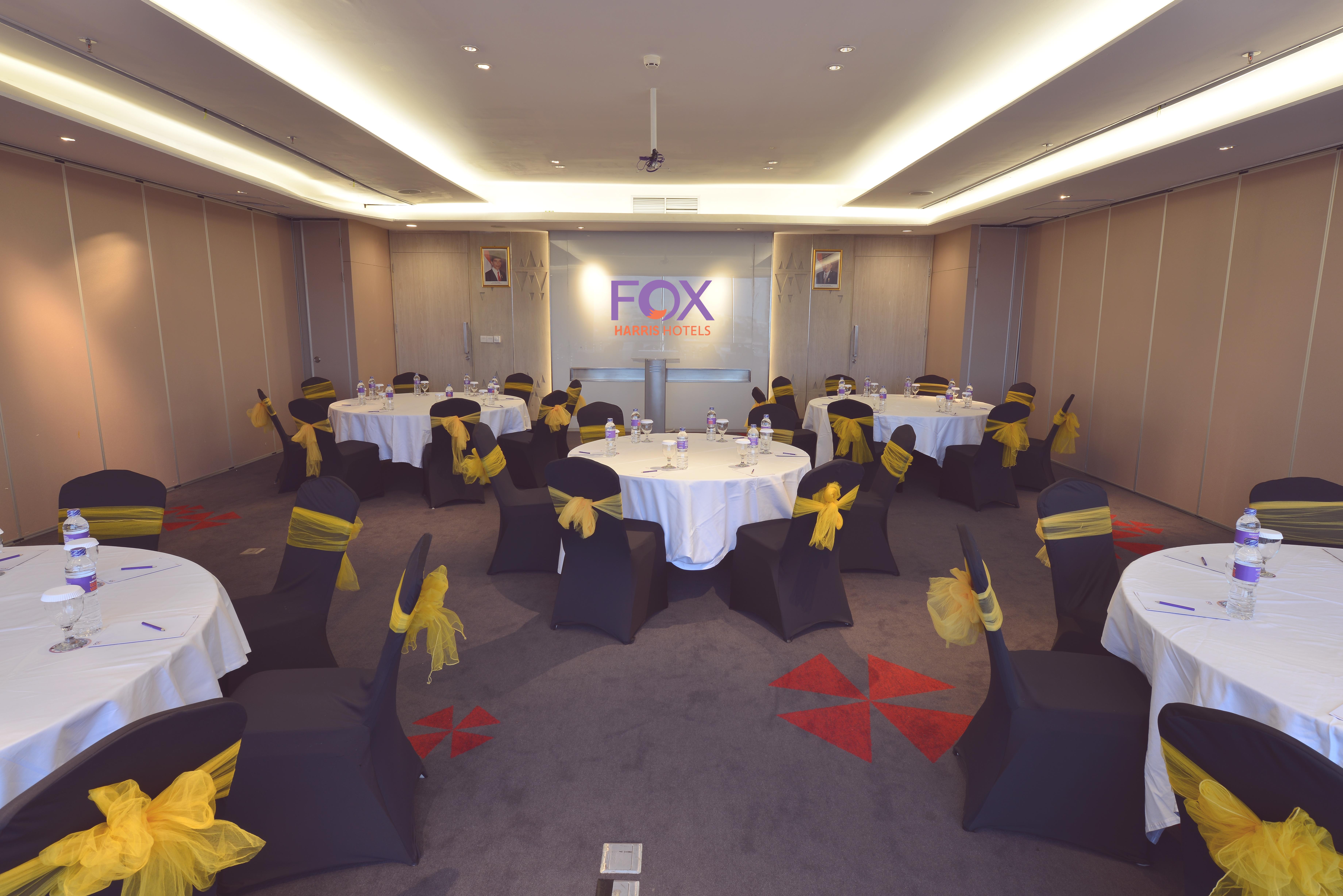 Fox Hotel Пеканбару Екстериор снимка