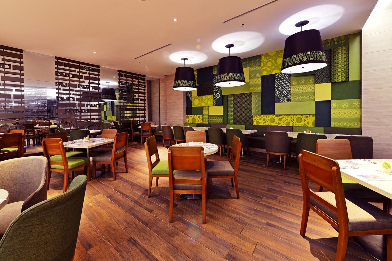 Fox Hotel Пеканбару Екстериор снимка