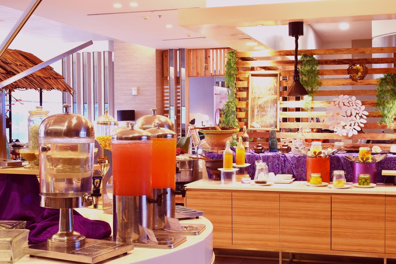 Fox Hotel Пеканбару Екстериор снимка