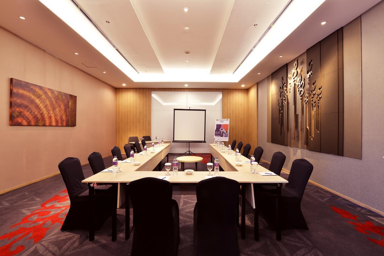 Fox Hotel Пеканбару Екстериор снимка