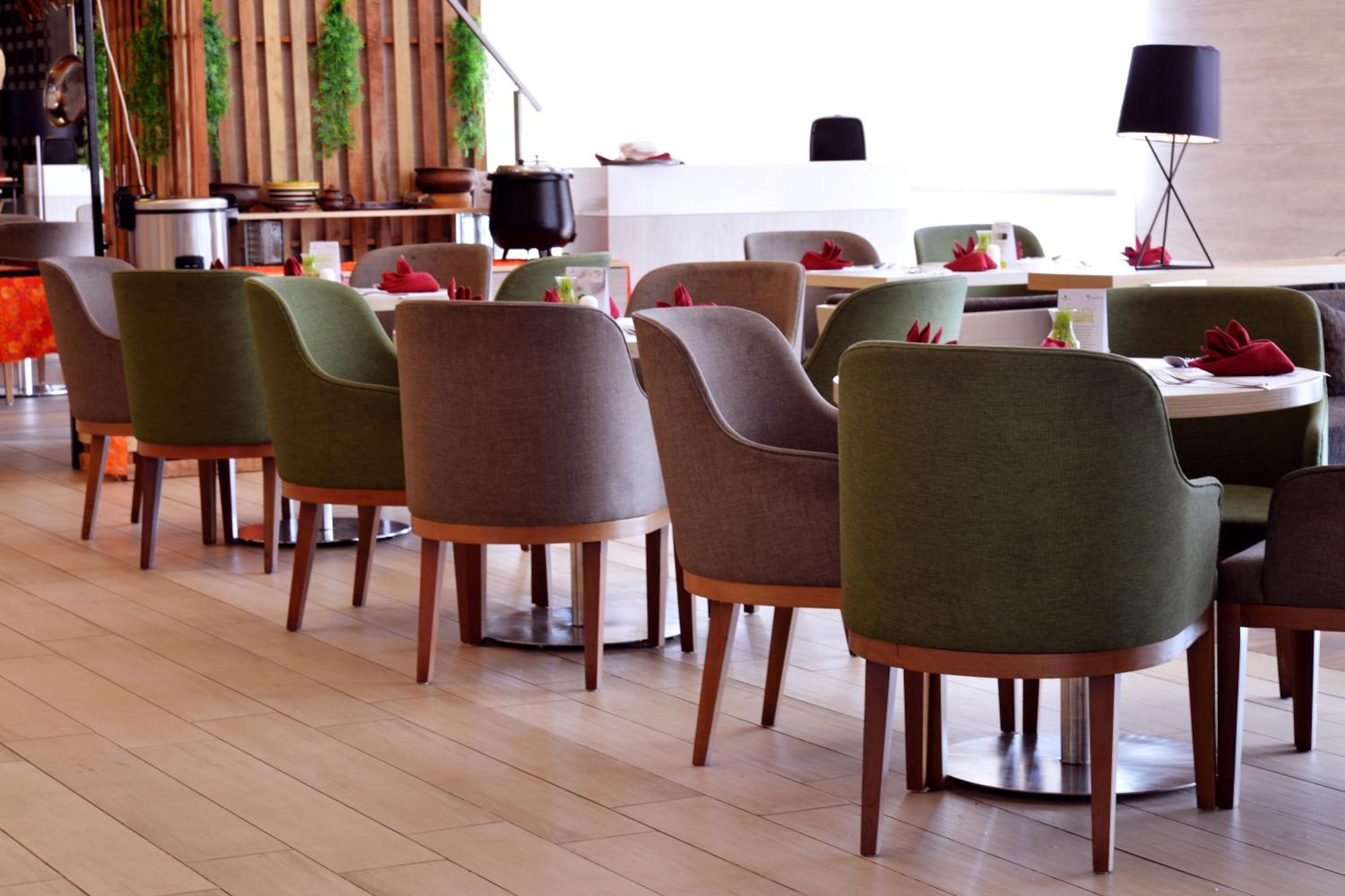 Fox Hotel Пеканбару Екстериор снимка