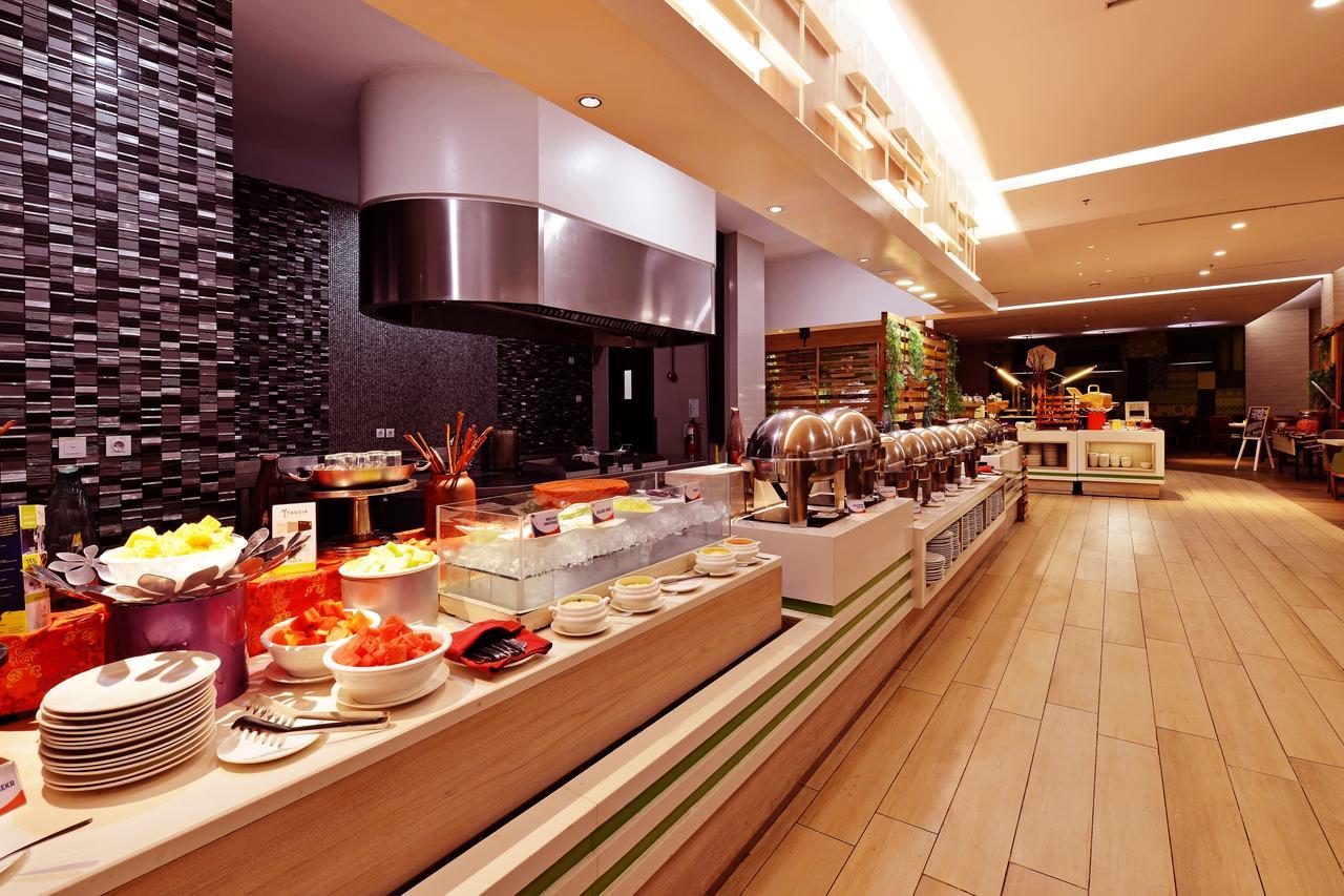 Fox Hotel Пеканбару Екстериор снимка