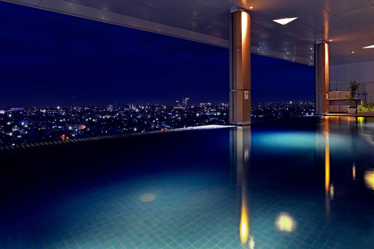 Fox Hotel Пеканбару Екстериор снимка